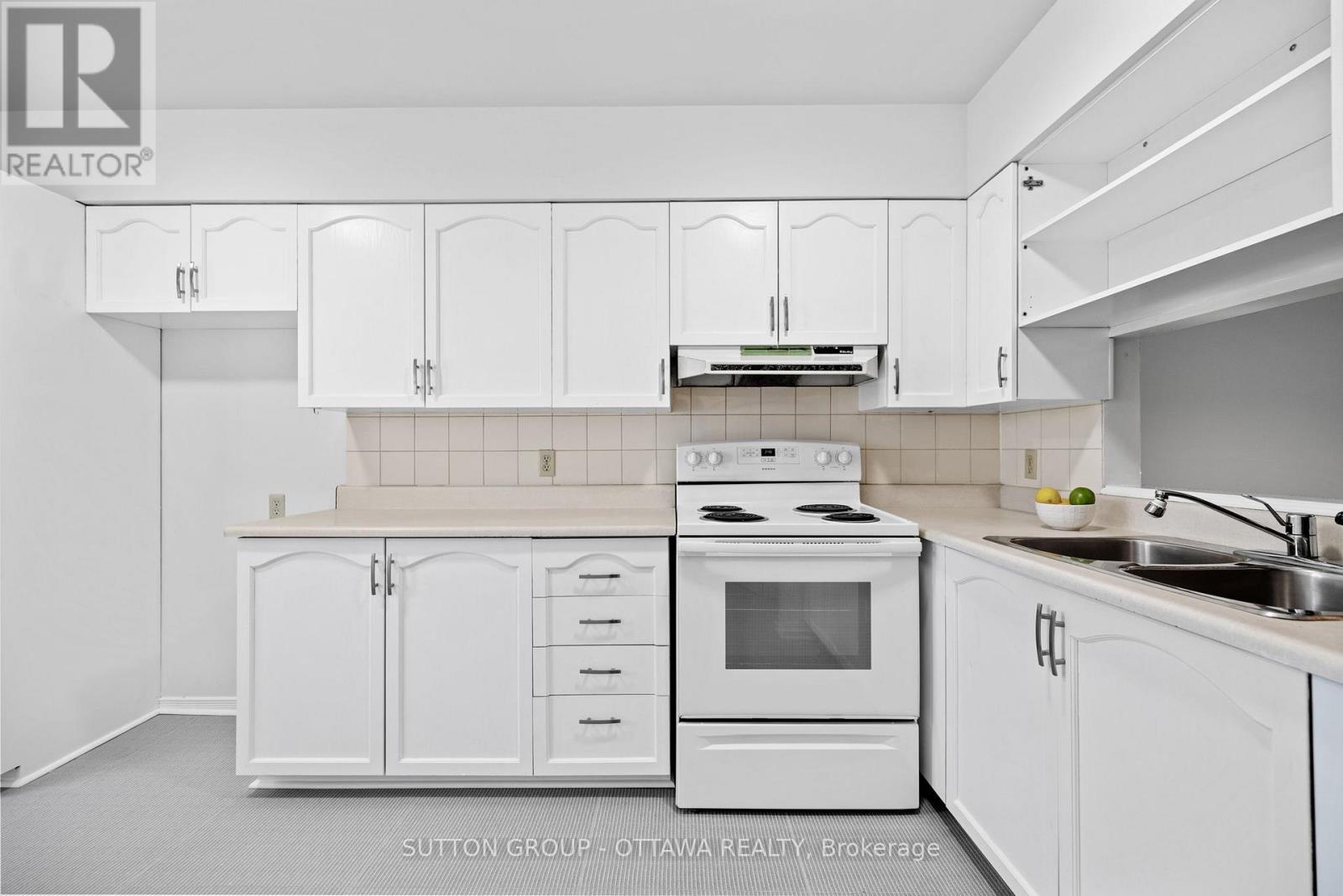 218 Switzer Avenue, Ottawa, Ontario  K1Z 7H9 - Photo 4 - X12163311