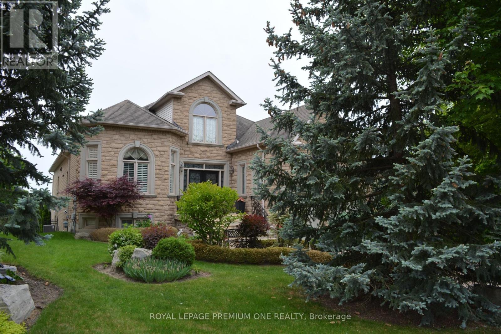 Property at 15 FRINI COURT image 3