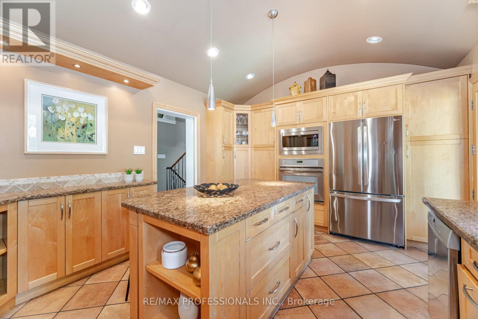 8 Silverthorne Bush Drive, Toronto, Ontario  M9C 2X5 - Photo 17 - W12161836