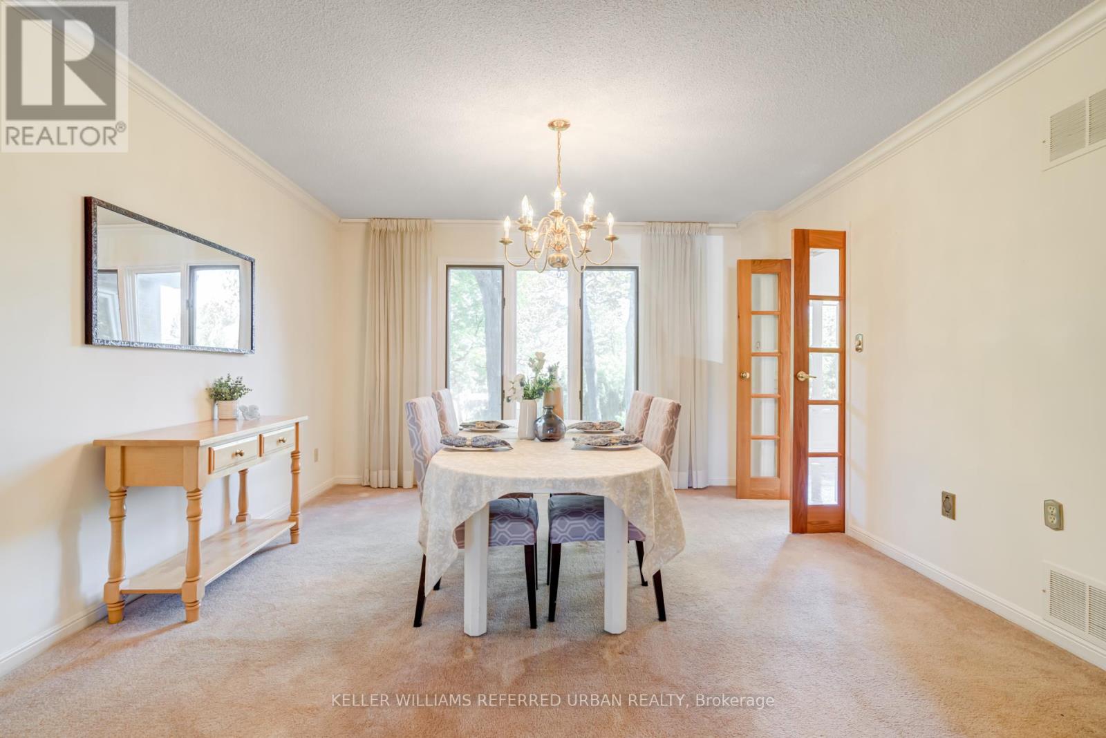 4175 Tall Pine Court, Mississauga, Ontario  L5C 3S7 - Photo 12 - W12163090