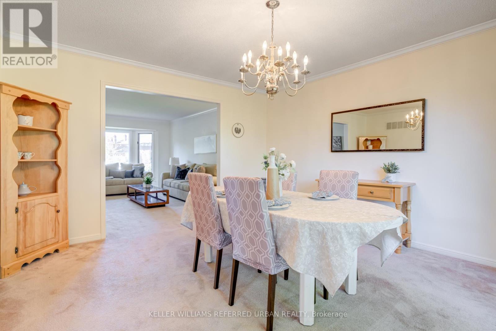 4175 Tall Pine Court, Mississauga, Ontario  L5C 3S7 - Photo 13 - W12163090
