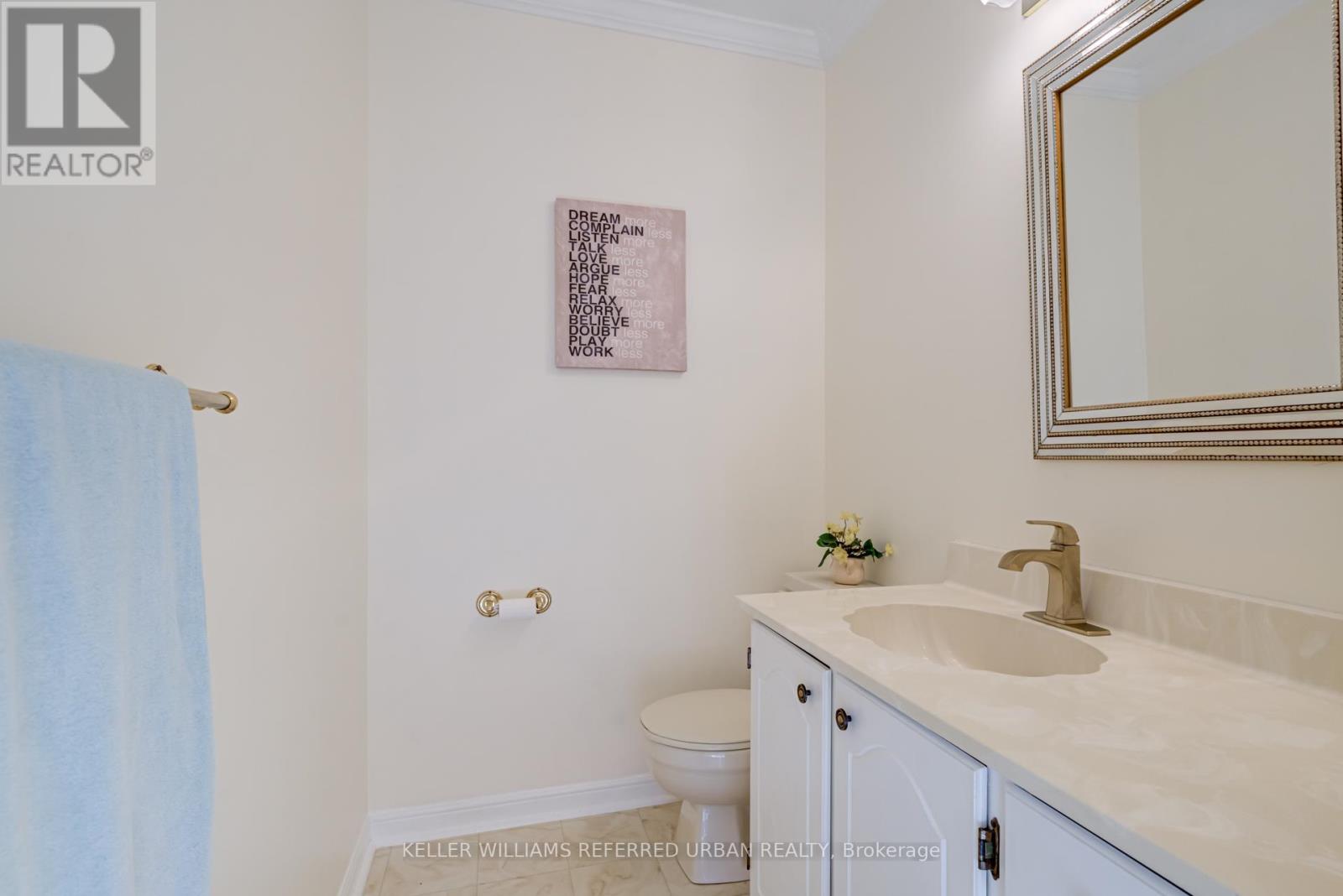 4175 Tall Pine Court, Mississauga, Ontario  L5C 3S7 - Photo 17 - W12163090