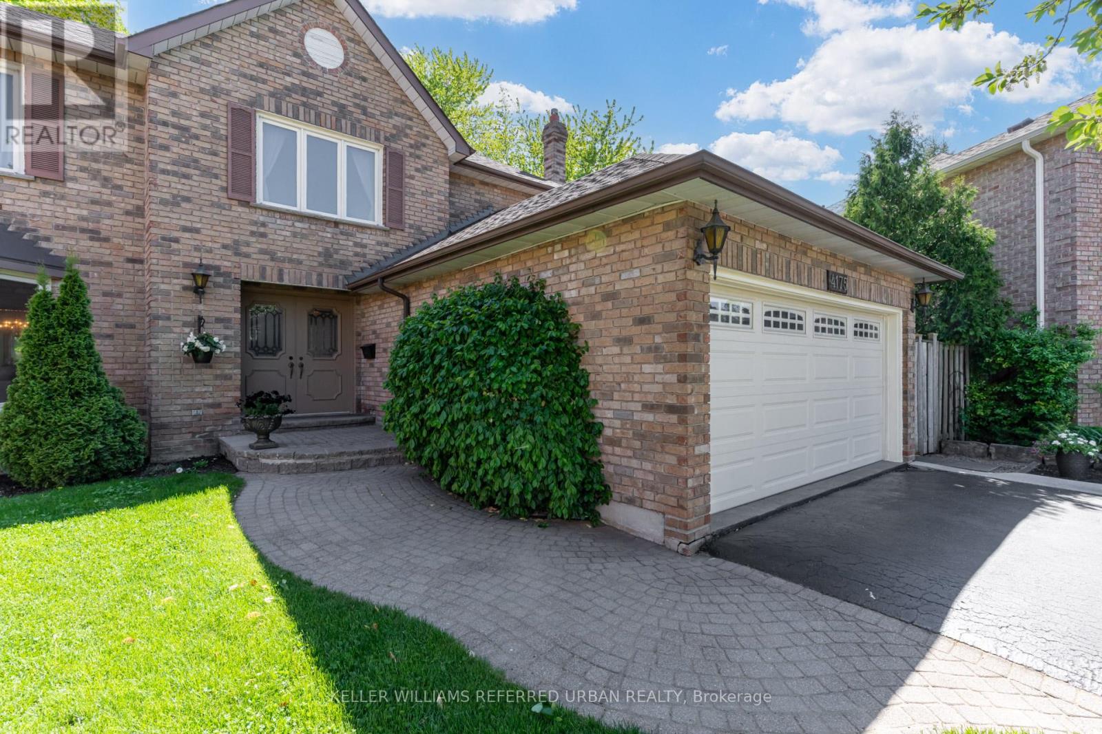 4175 Tall Pine Court, Mississauga, Ontario  L5C 3S7 - Photo 3 - W12163090