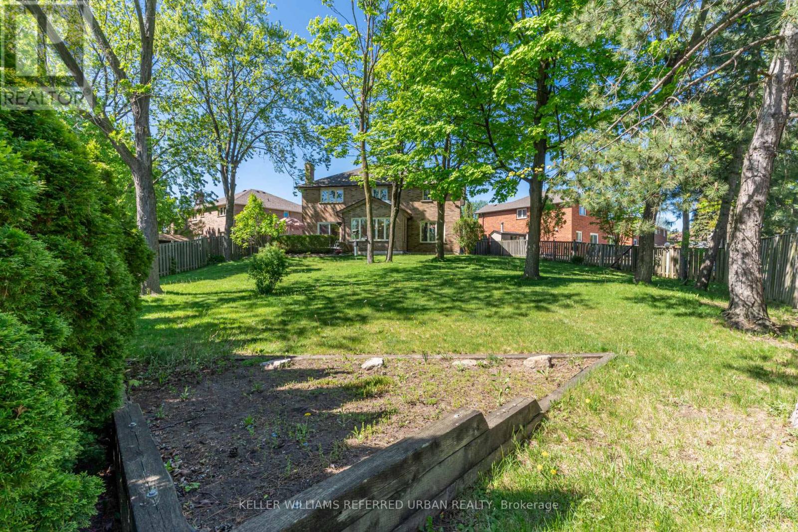 4175 Tall Pine Court, Mississauga, Ontario  L5C 3S7 - Photo 46 - W12163090