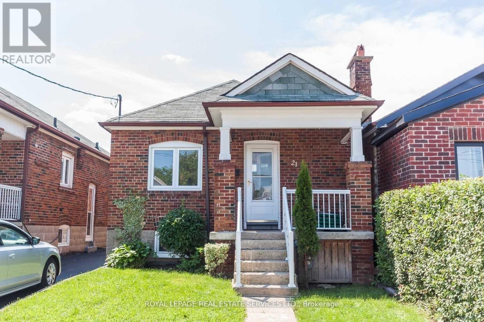 21 BELGRAVIA AVENUE, Toronto, Ontario