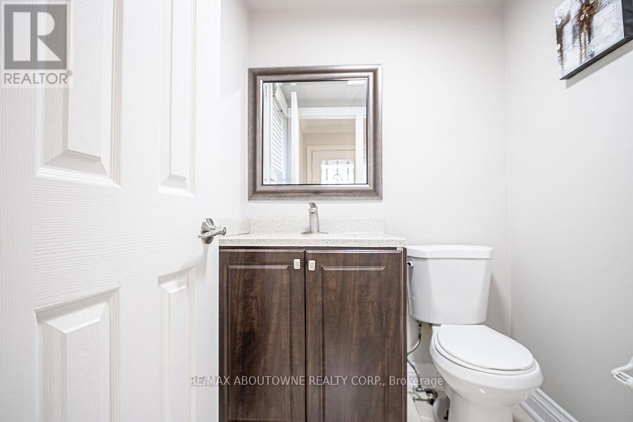2140 Glenhampton Road, Oakville, Ontario  L6M 3X1 - Photo 13 - W12163107