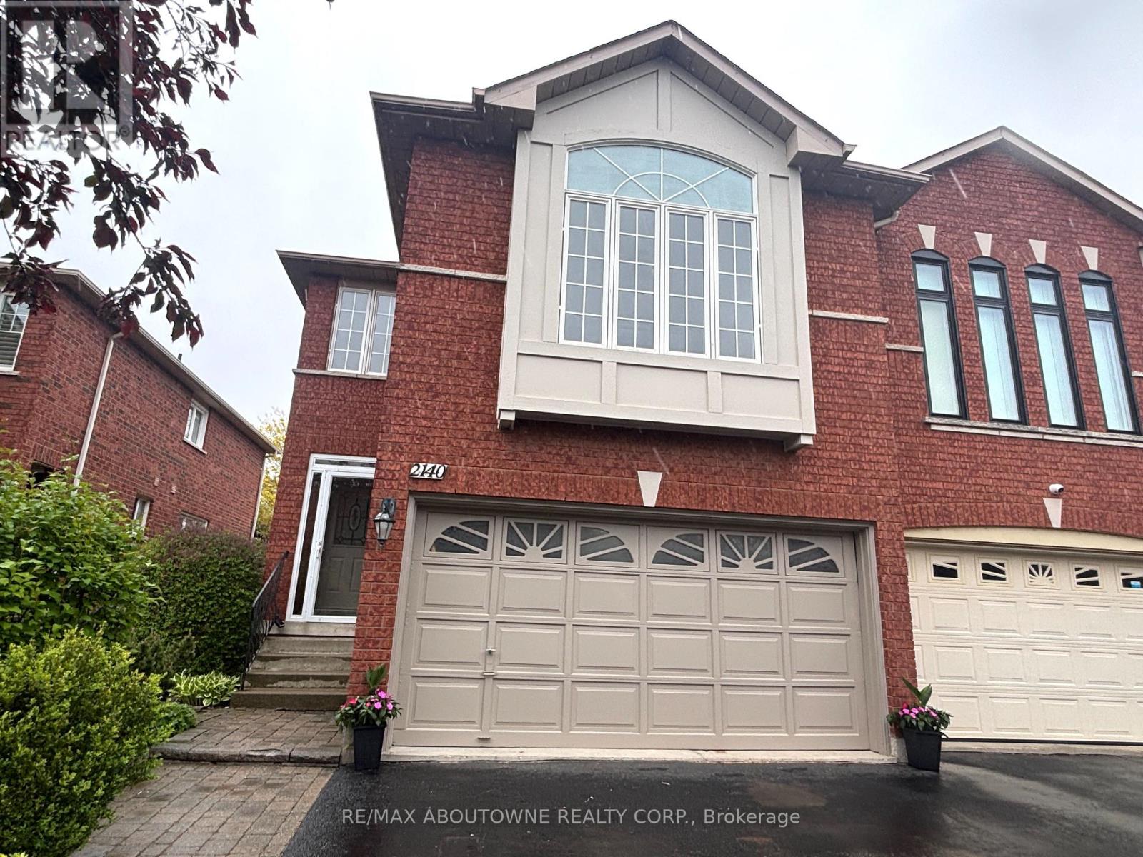 2140 Glenhampton Road, Oakville, Ontario  L6M 3X1 - Photo 2 - W12163107