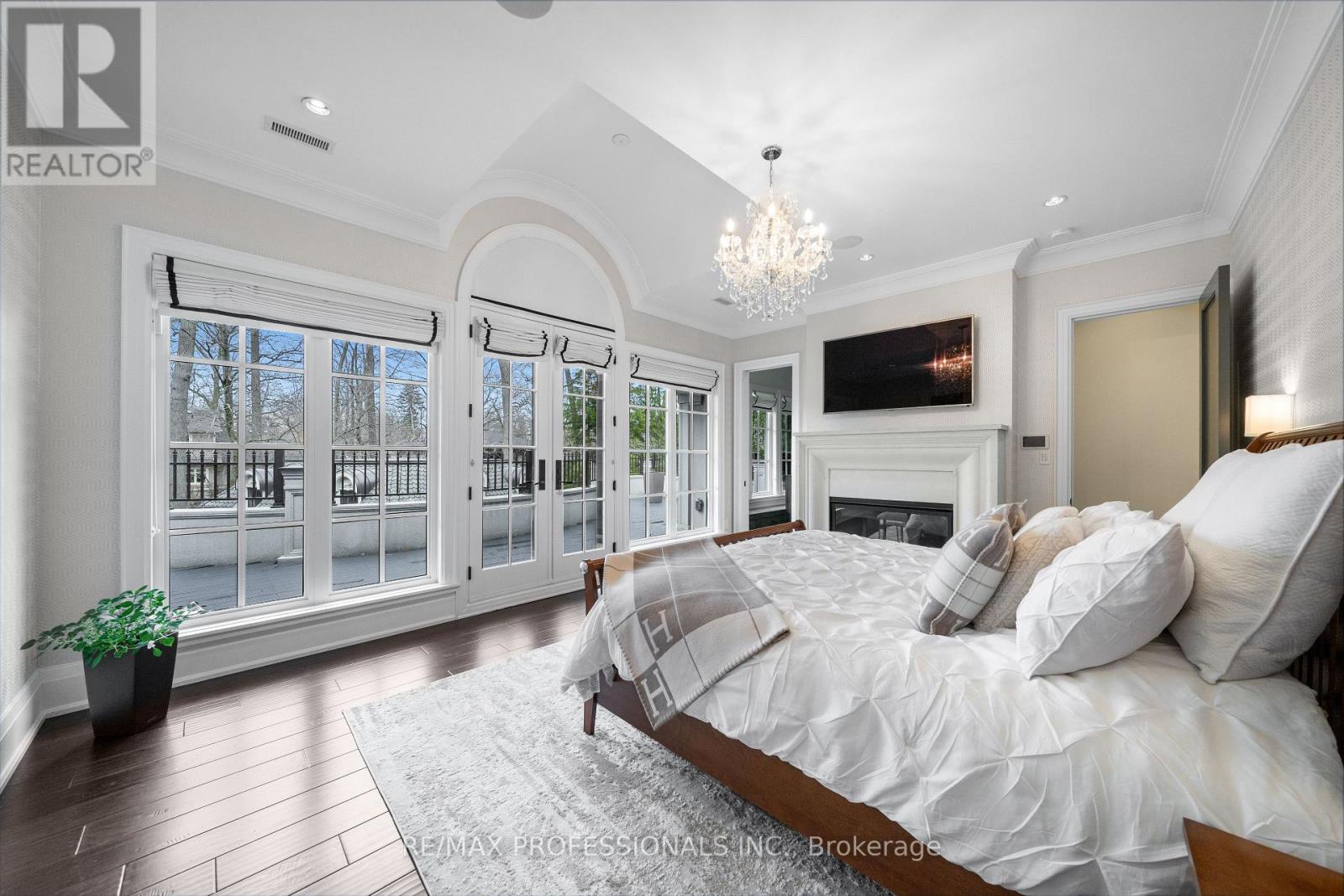 1285 Minaki Road, Mississauga, Ontario L5C 2X5 - Photo 20 - W12163134