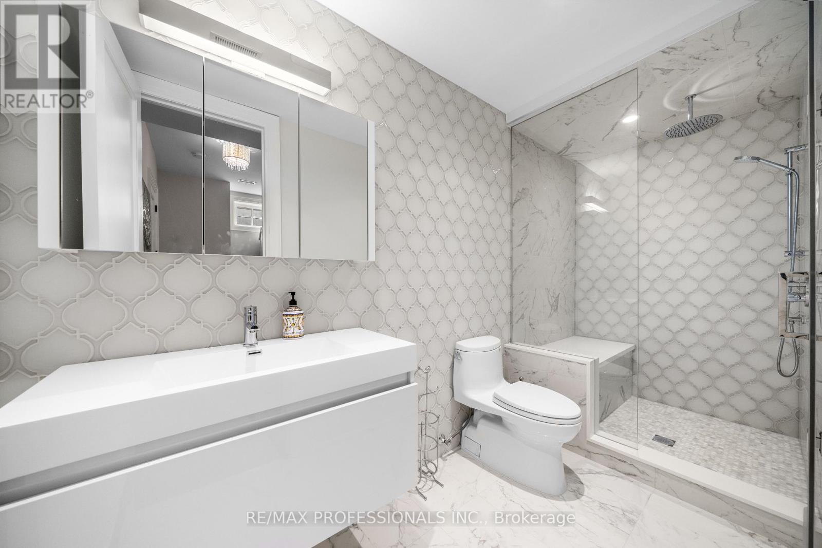 1285 Minaki Road, Mississauga, Ontario L5C 2X5 - Photo 26 - W12163134