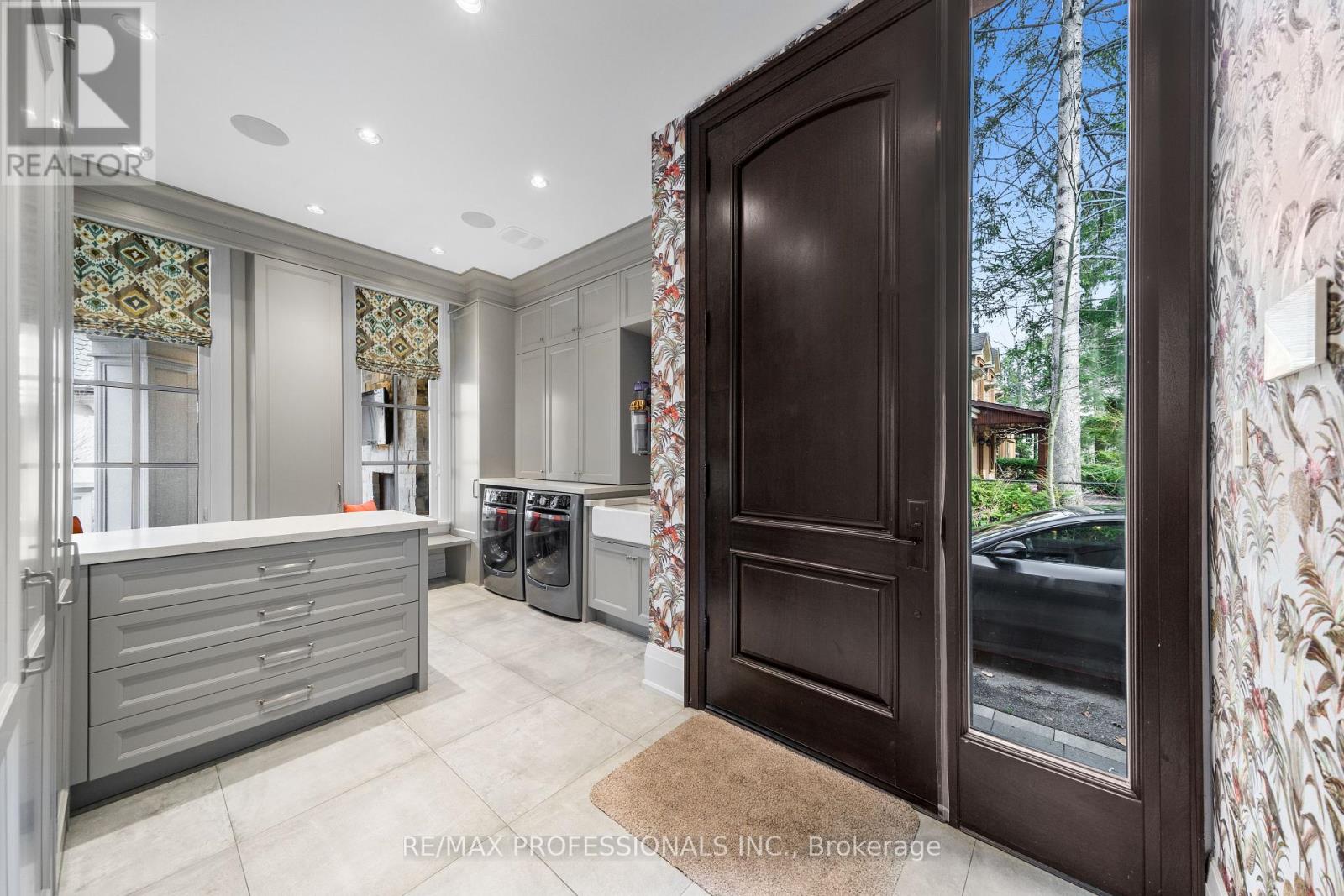1285 Minaki Road, Mississauga, Ontario  L5C 2X5 - Photo 34 - W12163134