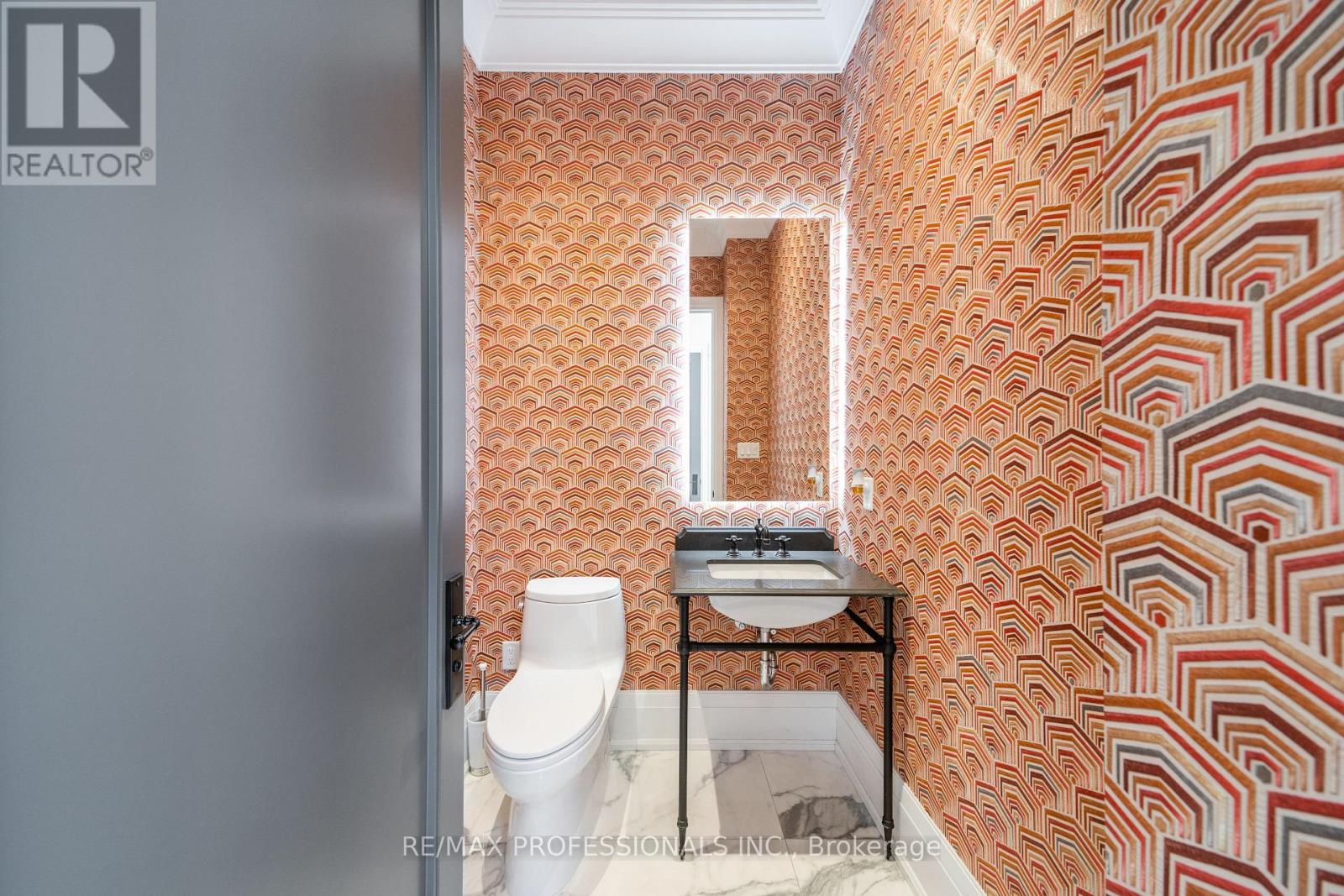 1285 Minaki Road, Mississauga, Ontario L5C 2X5 - Photo 38 - W12163134