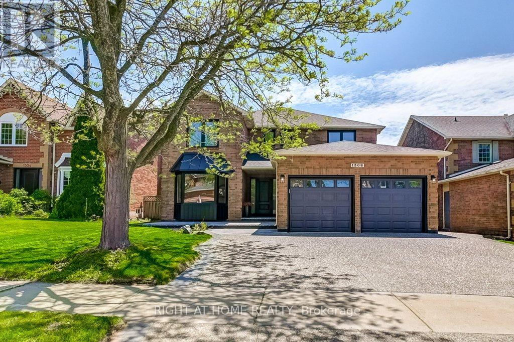 1308 FIELDCREST LANE S, Oakville, Ontario