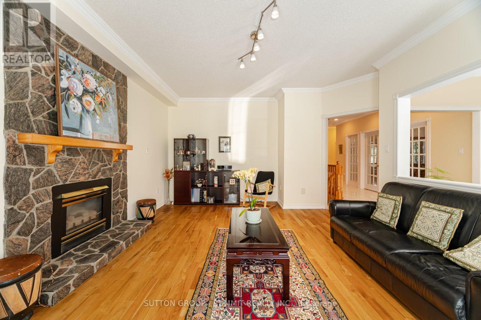 2360 Silverwood Drive, Mississauga, Ontario  L5M 5B3 - Photo 16 - W12163142