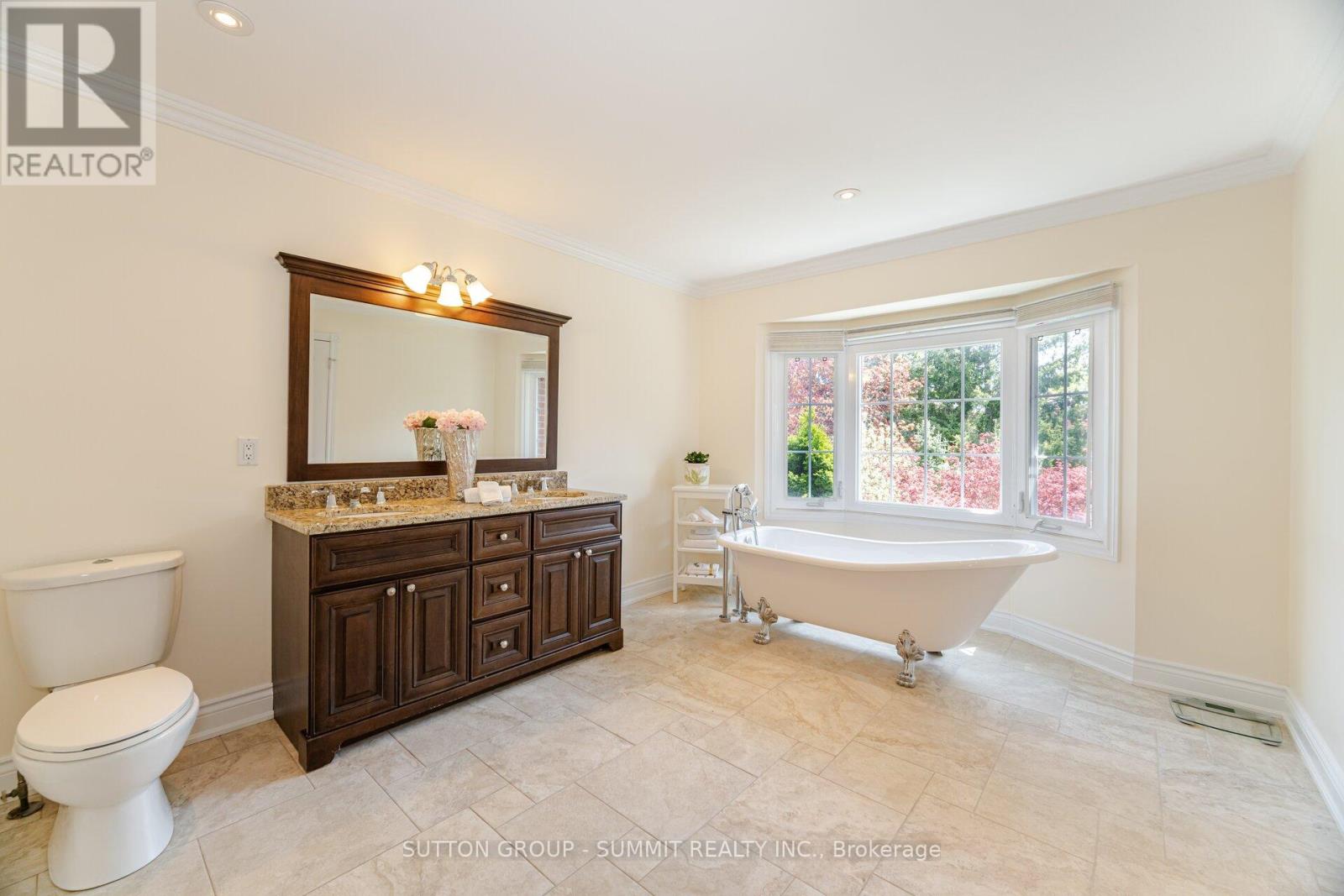 2360 Silverwood Drive, Mississauga, Ontario  L5M 5B3 - Photo 23 - W12163142