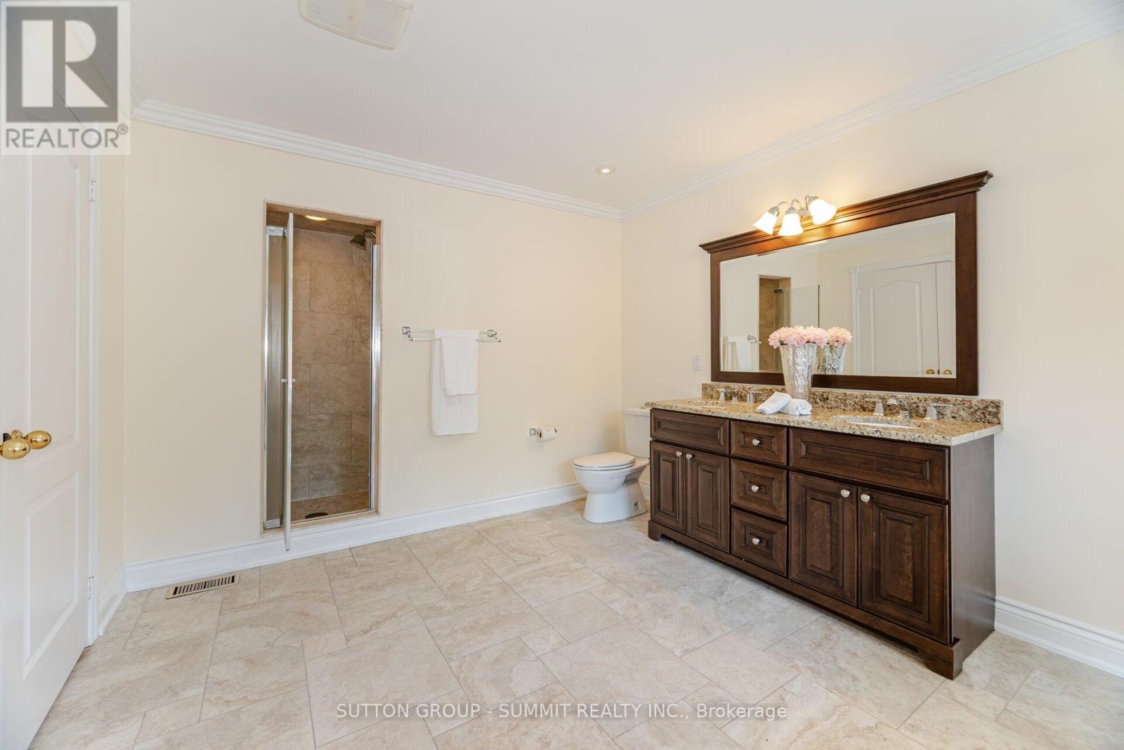 2360 Silverwood Drive, Mississauga, Ontario  L5M 5B3 - Photo 24 - W12163142