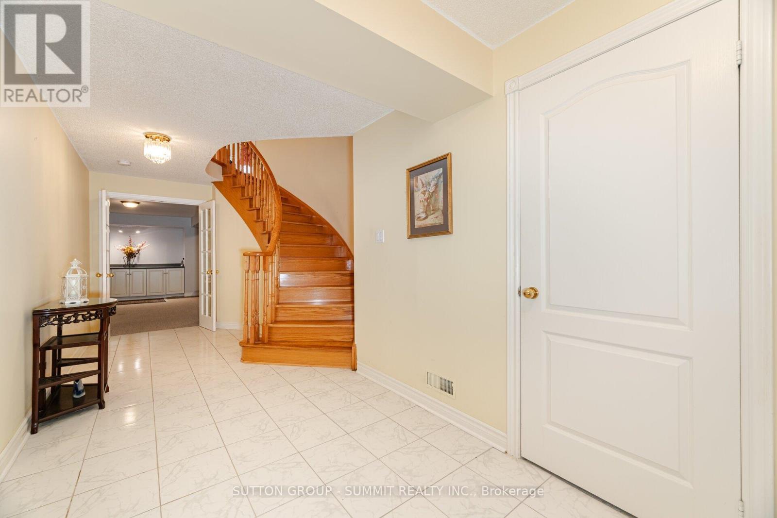 2360 Silverwood Drive, Mississauga, Ontario  L5M 5B3 - Photo 37 - W12163142