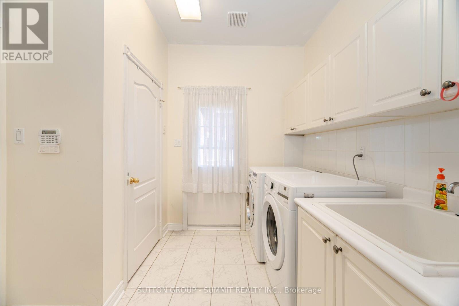 2360 Silverwood Drive, Mississauga, Ontario  L5M 5B3 - Photo 44 - W12163142