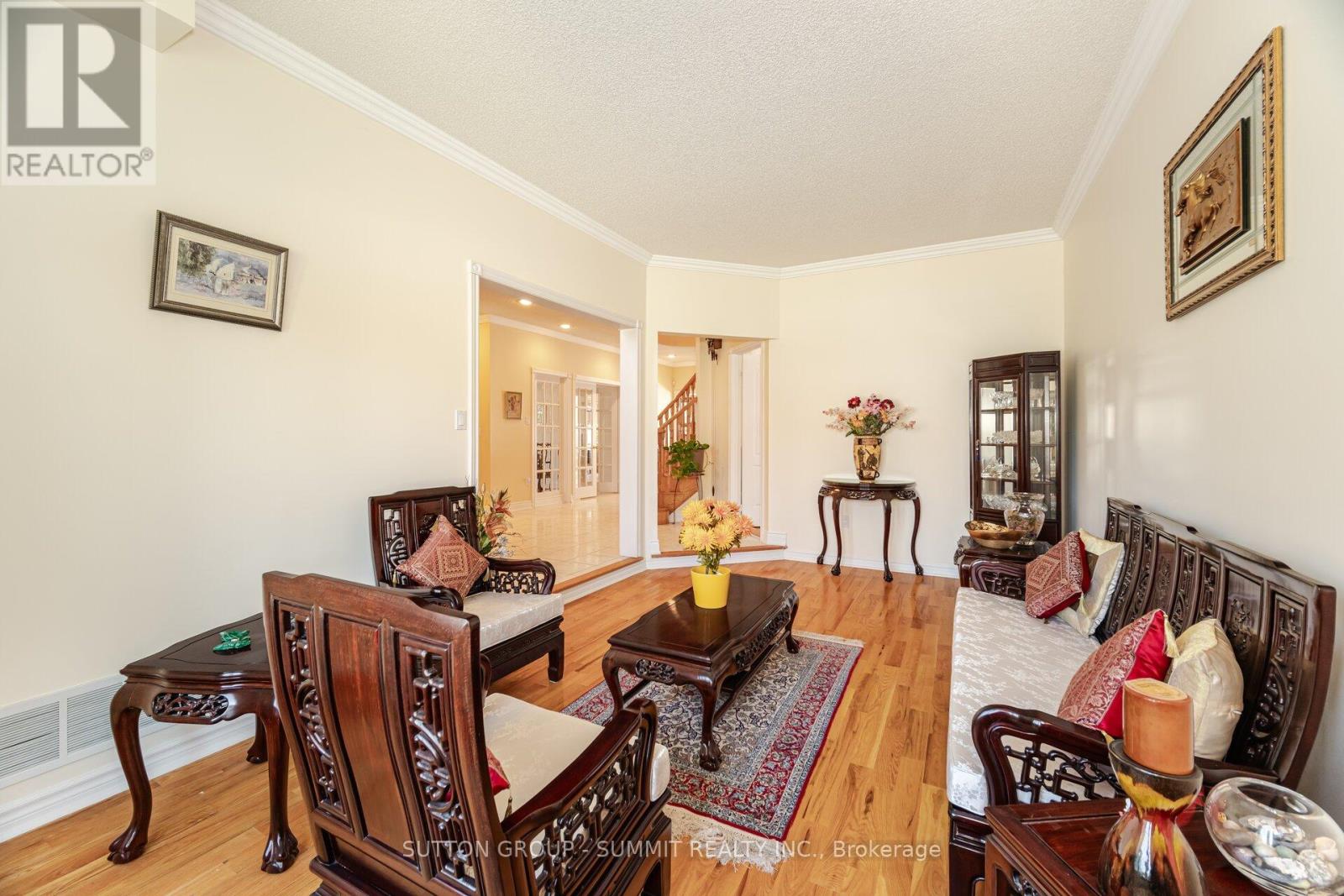 2360 Silverwood Drive, Mississauga, Ontario  L5M 5B3 - Photo 6 - W12163142