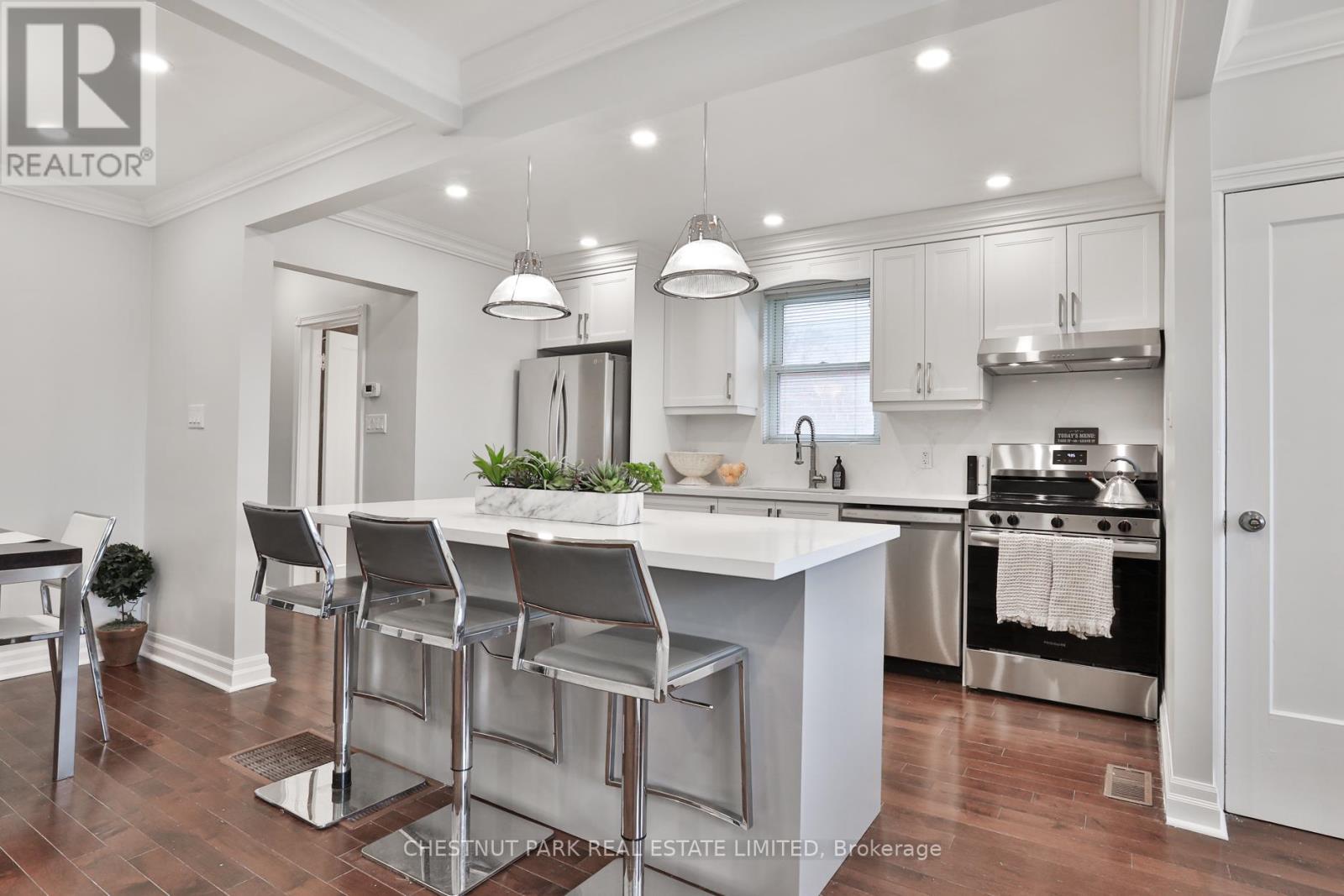 65 Kane Avenue, Toronto, Ontario  M6M 3M8 - Photo 10 - W12163144