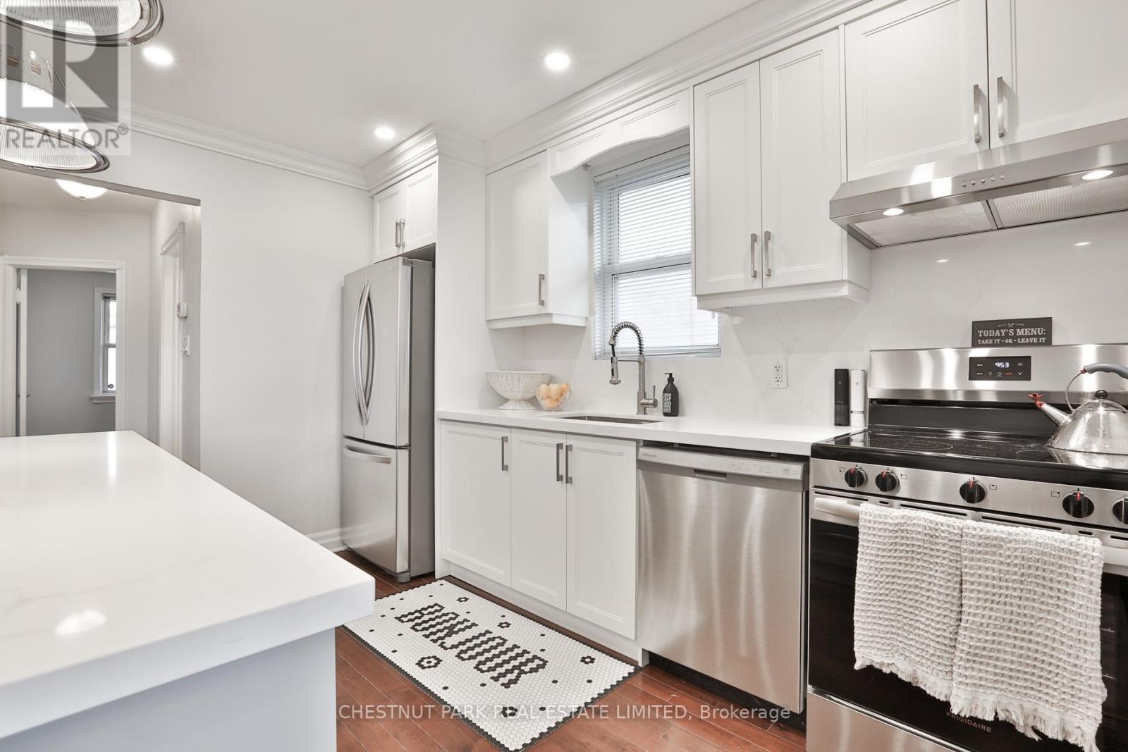 65 Kane Avenue, Toronto, Ontario  M6M 3M8 - Photo 18 - W12163144