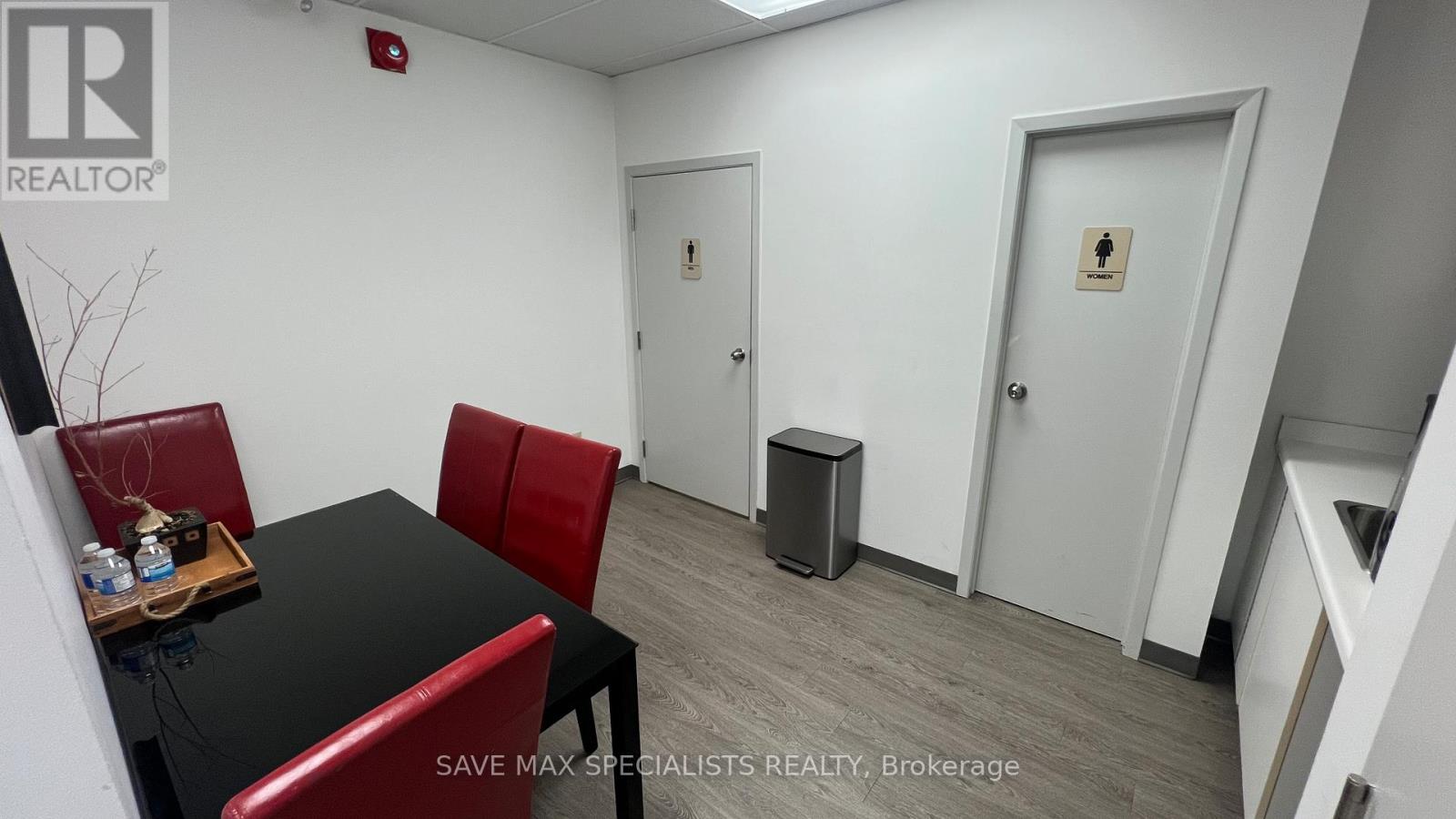 2595 Skymark Avenue, Mississauga, Ontario  L4W 4L5 - Photo 13 - W12163154