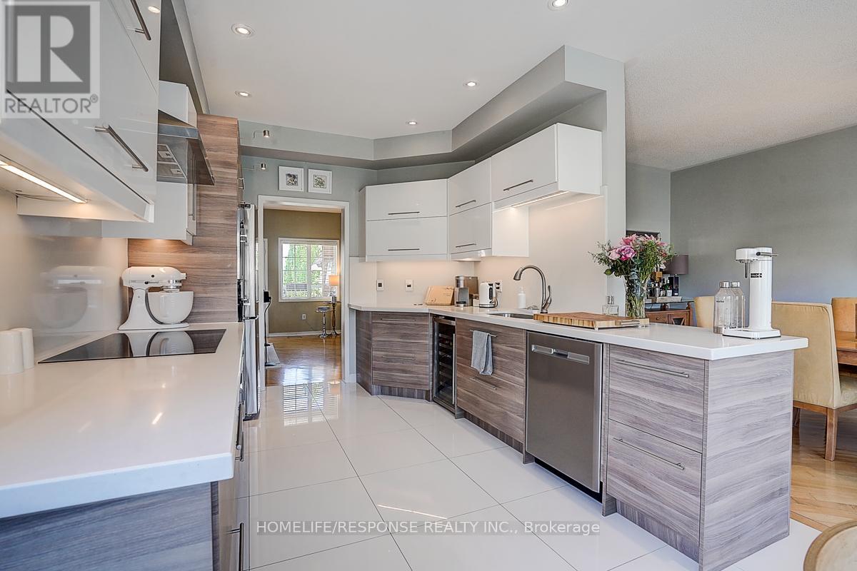 5496 Longford Drive, Mississauga, Ontario  L5M 6N3 - Photo 27 - W12163155
