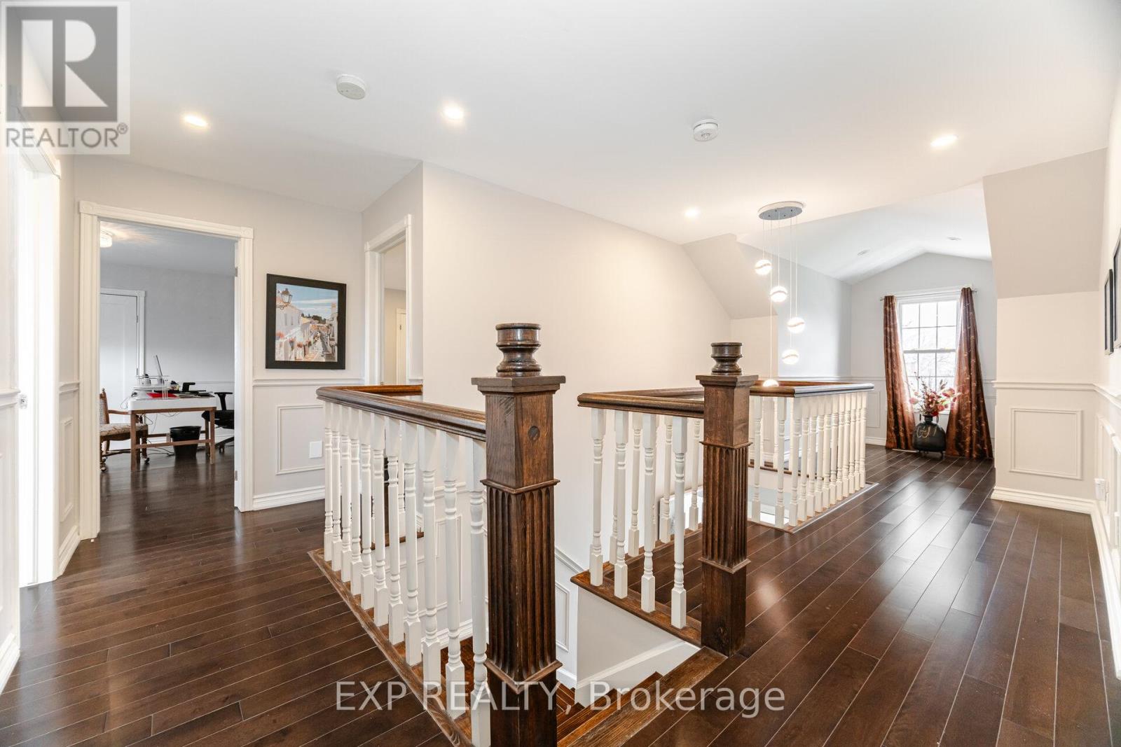 436 Goodram Drive, Burlington, Ontario  L7L 2K1 - Photo 13 - W12163175