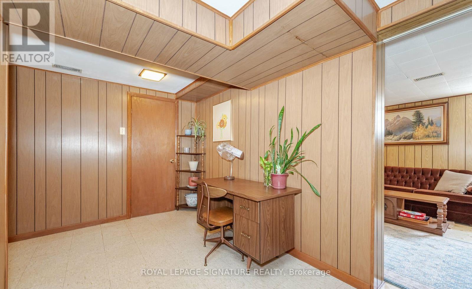 37 Feltham Avenue, Toronto, Ontario  M6N 2C4 - Photo 27 - W12163229