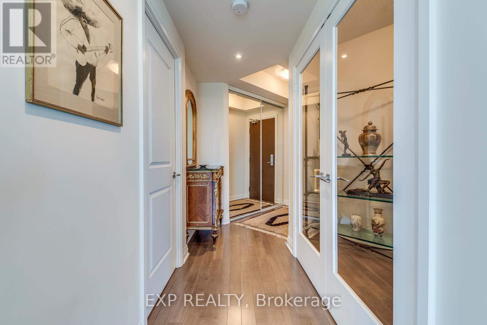 905 - 1055 Southdown Road, Mississauga, Ontario  L5J 0A3 - Photo 6 - W12163237