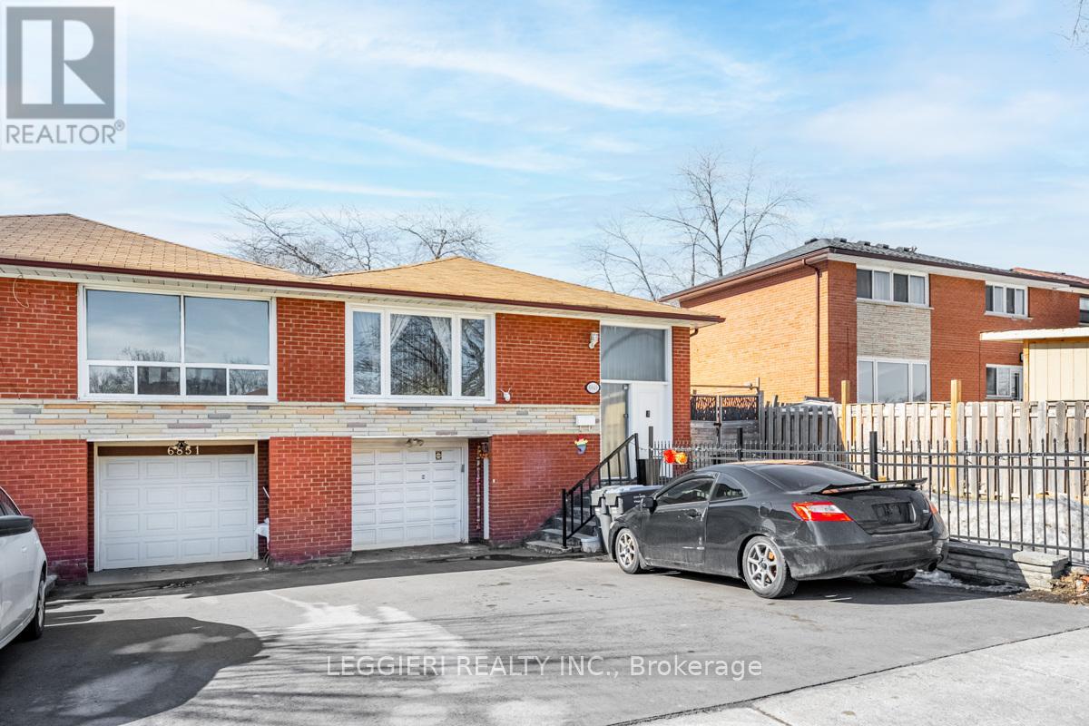 6849 Darcel Avenue, Mississauga, Ontario  L4T 2W6 - Photo 2 - W12163239