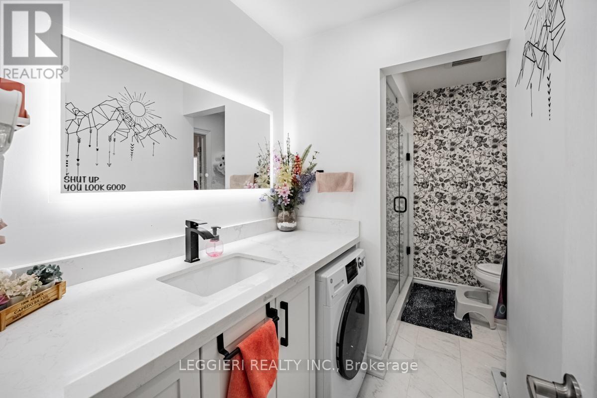 6849 Darcel Avenue, Mississauga, Ontario  L4T 2W6 - Photo 22 - W12163239