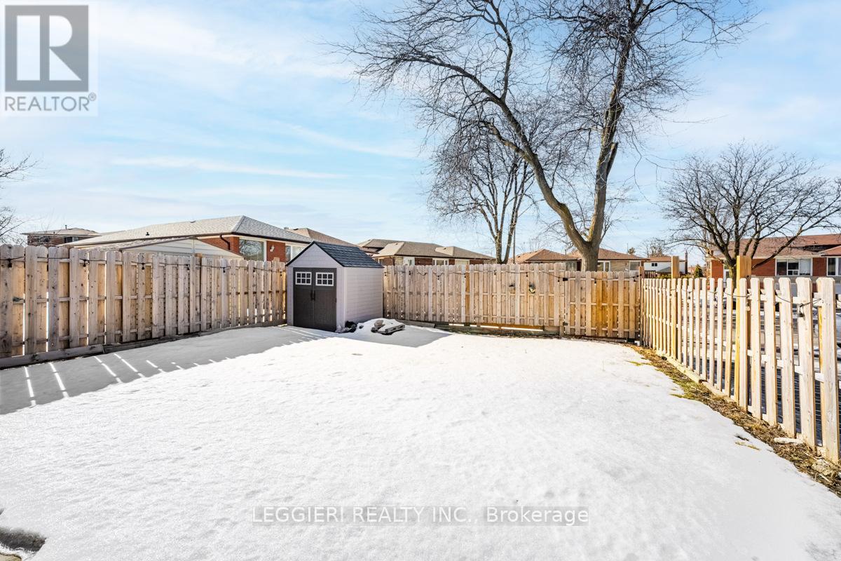 6849 Darcel Avenue, Mississauga, Ontario  L4T 2W6 - Photo 28 - W12163239