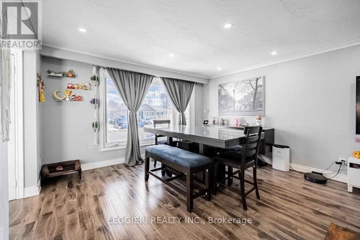 6849 Darcel Avenue, Mississauga, Ontario  L4T 2W6 - Photo 8 - W12163239