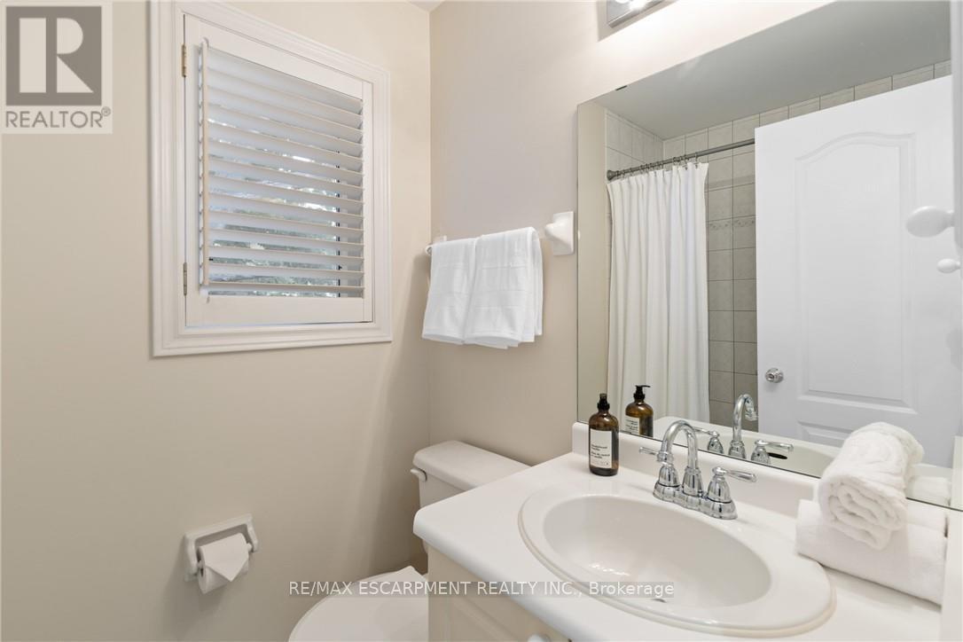 126 Brant Street, Oakville, Ontario  L6K 3X6 - Photo 23 - W12163250