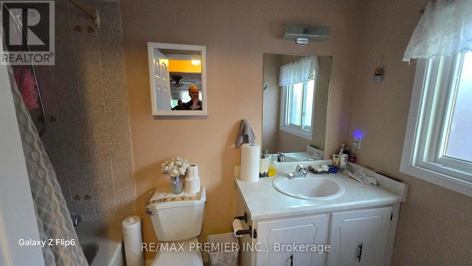 92 Elderwood Place, Brampton, Ontario  L6V 3N3 - Photo 11 - W12163253