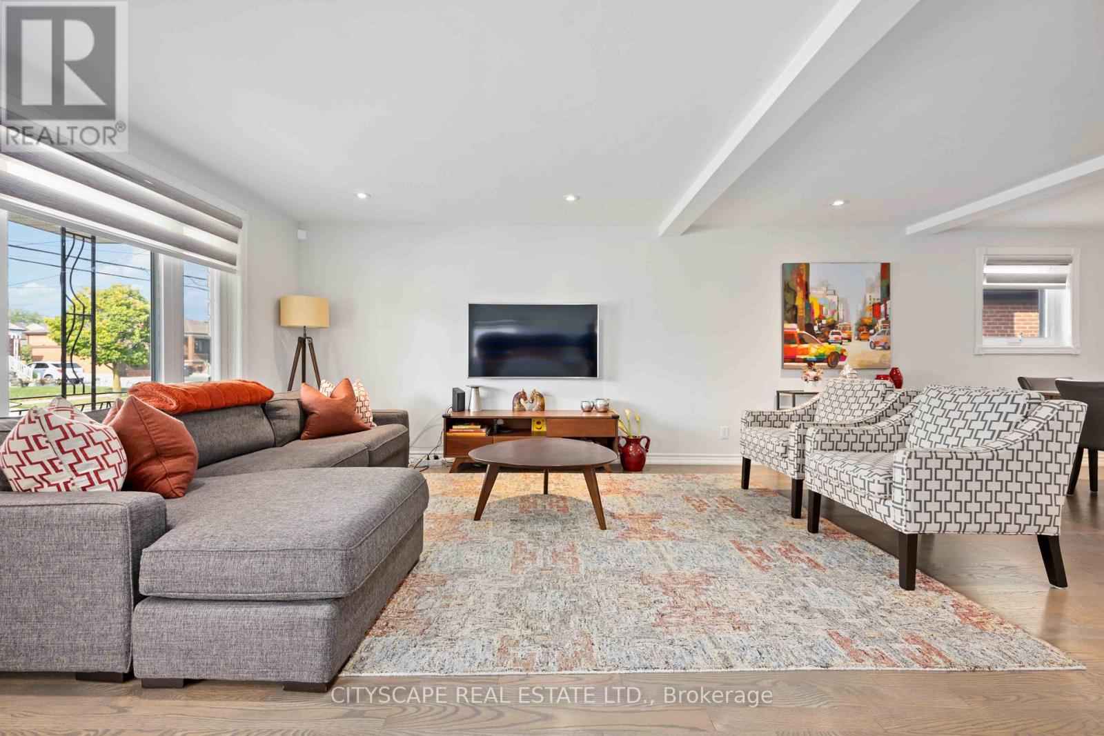 39 Bentworth Avenue, Toronto, Ontario  M6A 1P1 - Photo 8 - W12163284