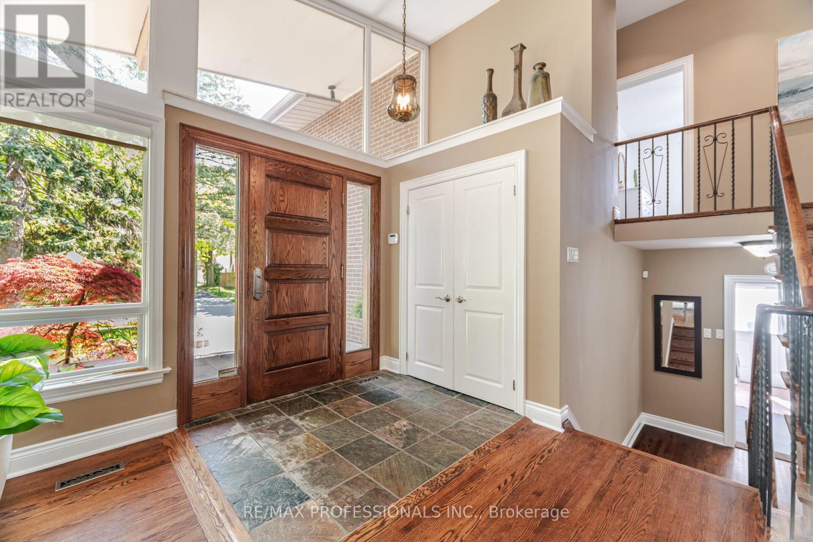 8 Silverthorne Bush Drive, Toronto, Ontario  M9C 2X5 - Photo 6 - W12161836