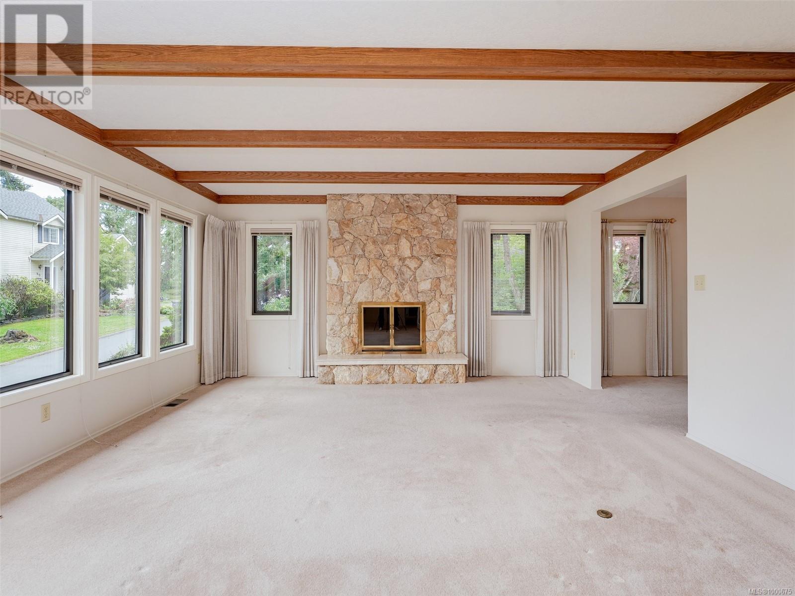 Property at 102 High St image 3
