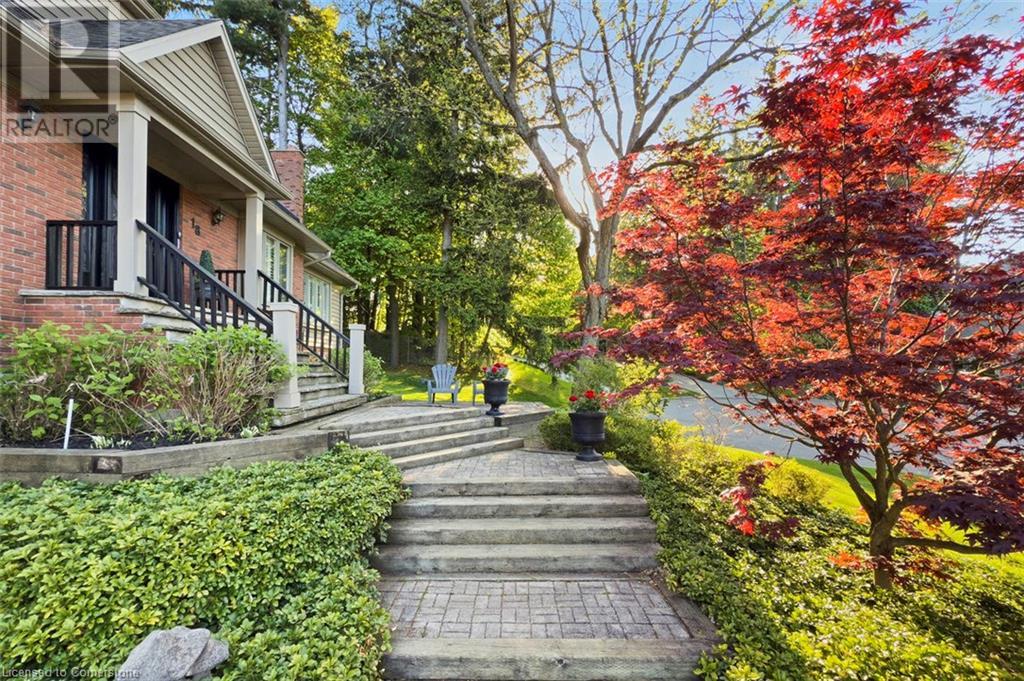 18 Stonegate Drive, Hamilton, Ontario  L9G 3R7 - Photo 2 - 40731085