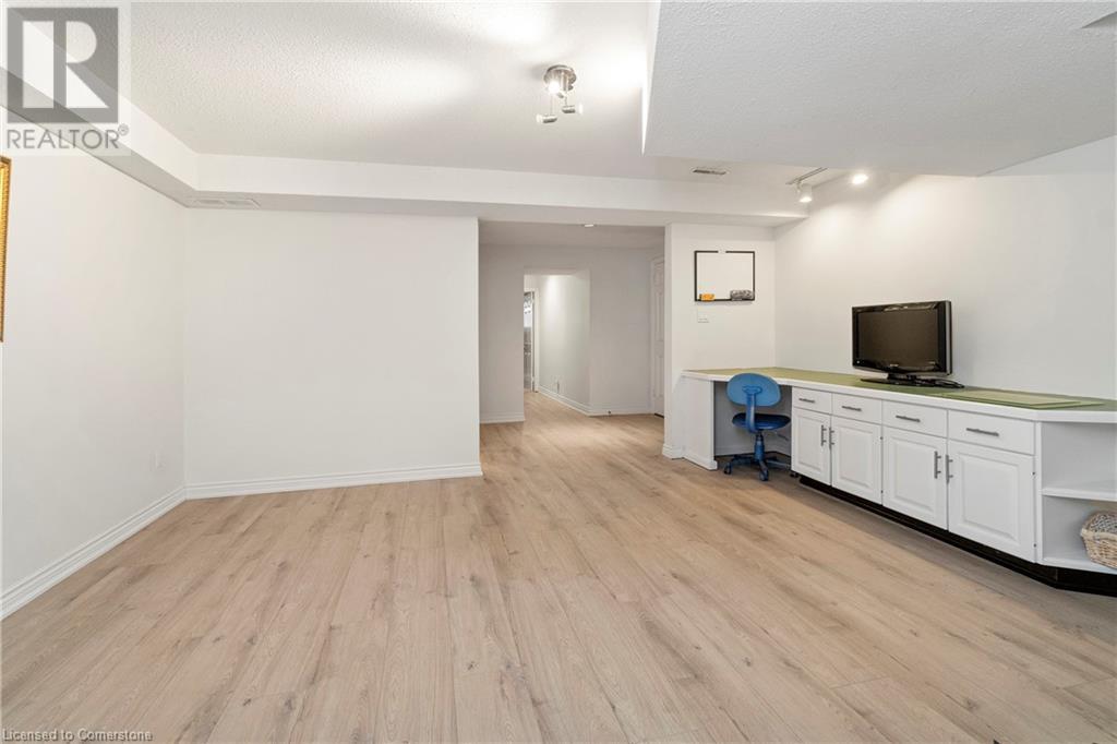 18 Stonegate Drive, Hamilton, Ontario  L9G 3R7 - Photo 43 - 40731085