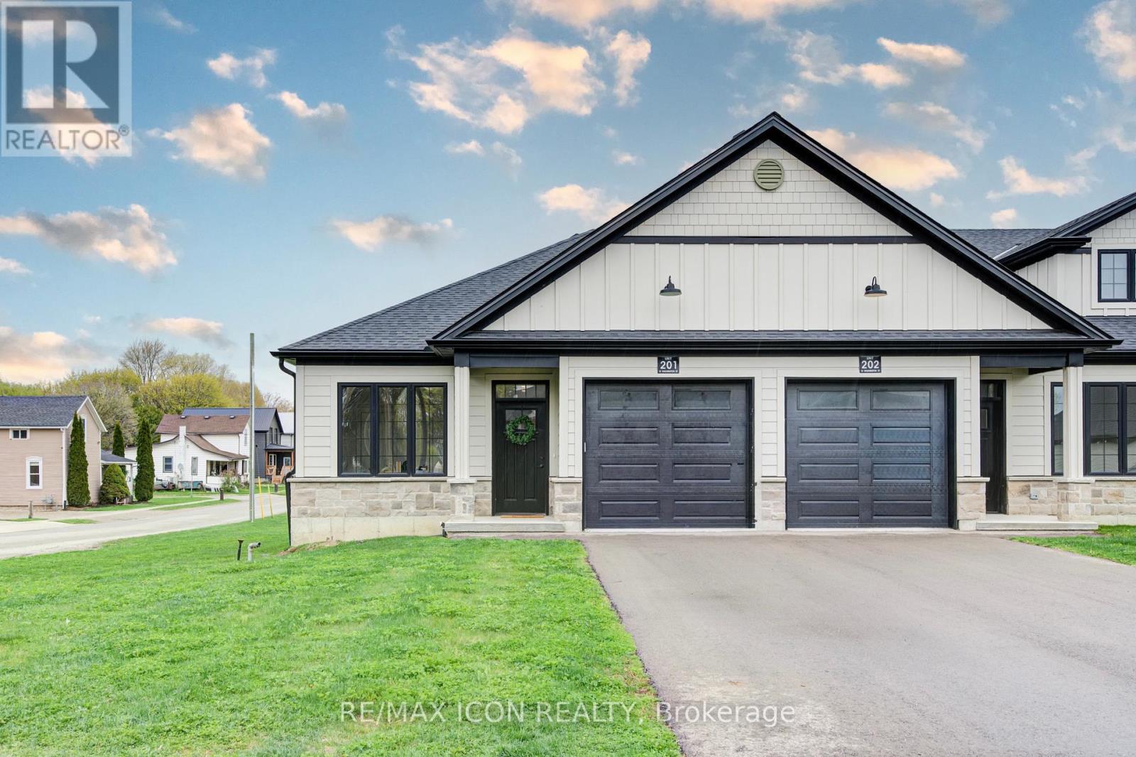 201 - 12 WASHINGTON STREET, Norwich, Ontario