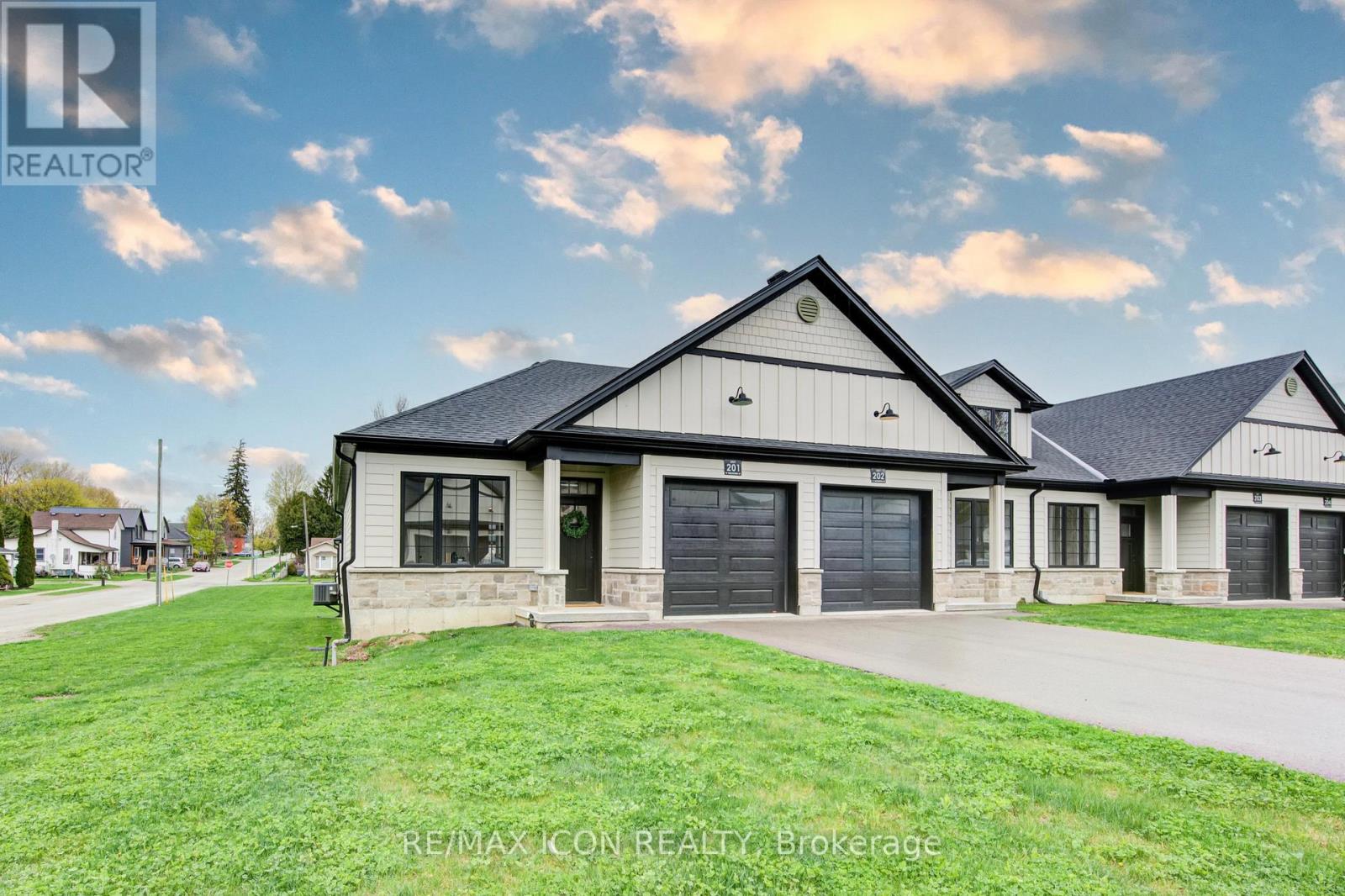 Property at 201 - 12 WASHINGTON STREET image 5