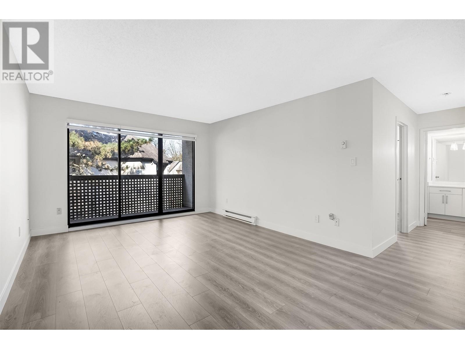 309 385 Ginger Drive, New Westminster, British Columbia  V3L 5L6 - Photo 4 - R3005364