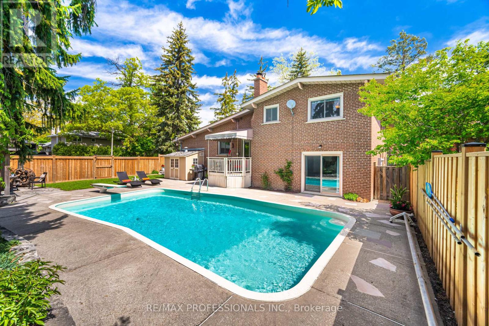 8 Silverthorne Bush Drive, Toronto, Ontario  M9C 2X5 - Photo 42 - W12161836