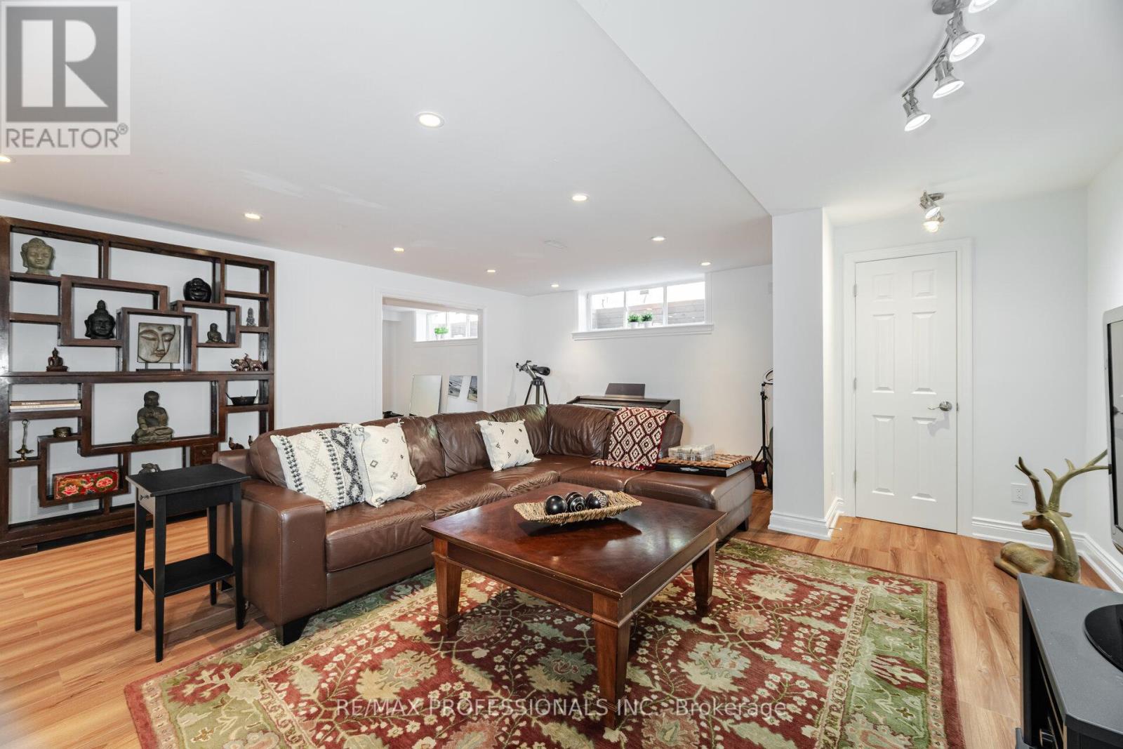 8 Silverthorne Bush Drive, Toronto, Ontario  M9C 2X5 - Photo 37 - W12161836