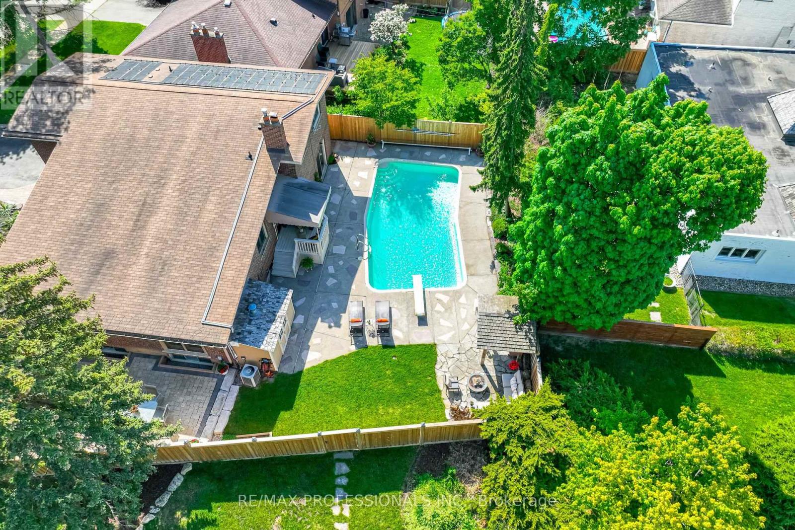 8 Silverthorne Bush Drive, Toronto, Ontario  M9C 2X5 - Photo 46 - W12161836