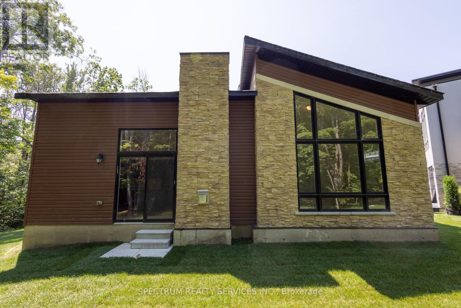 131 Marina Village Drive W, Georgian Bay, Ontario  L0K 1S0 - Photo 40 - X12163141