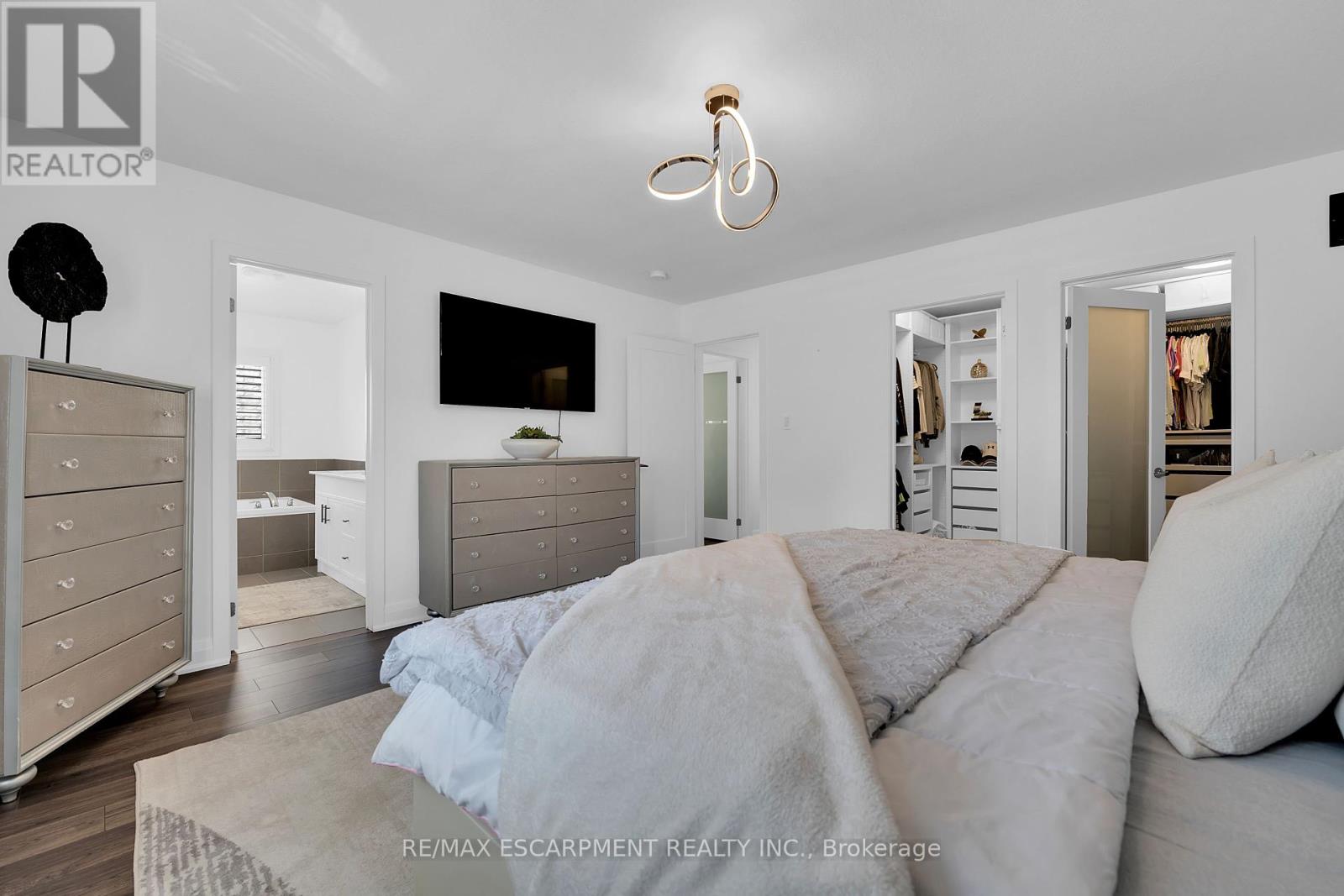 72 Aldgate Avenue, Hamilton, Ontario  L8J 0J1 - Photo 34 - X12163149