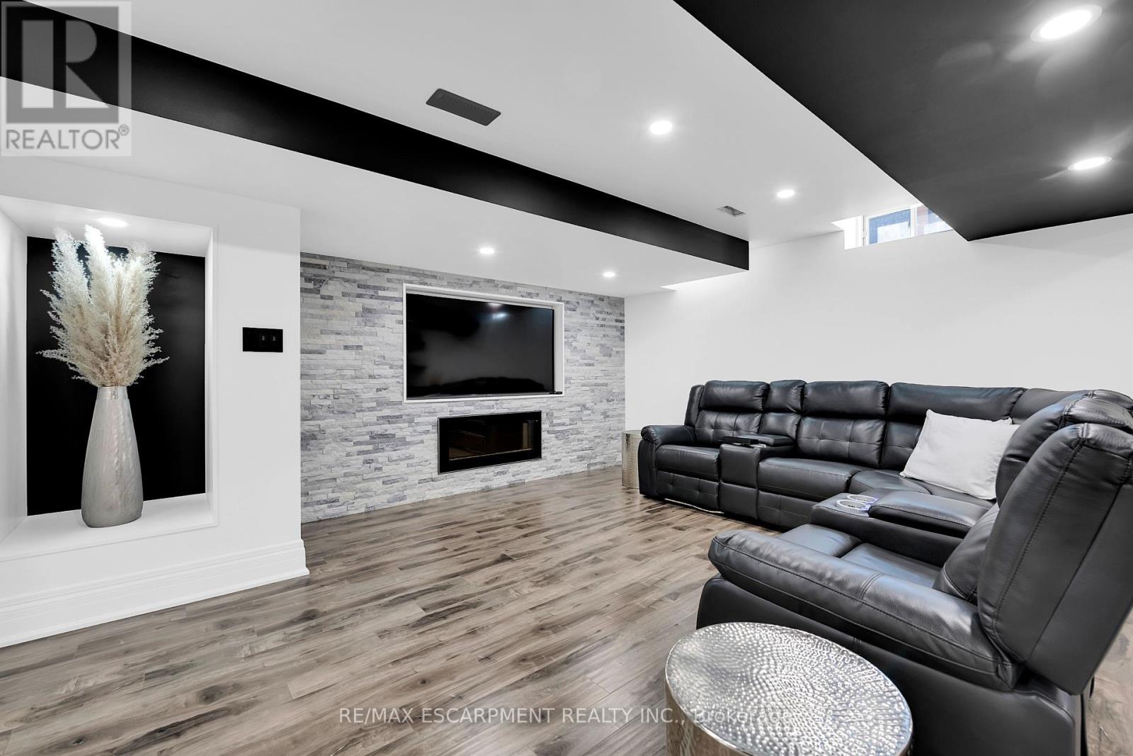 72 Aldgate Avenue, Hamilton, Ontario  L8J 0J1 - Photo 41 - X12163149