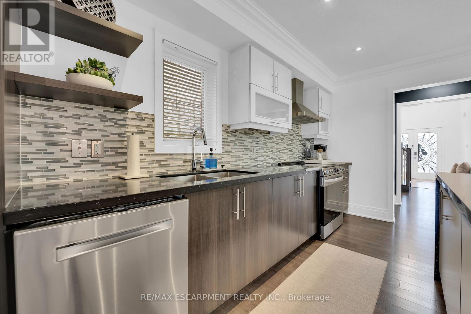 72 Aldgate Avenue, Hamilton, Ontario  L8J 0J1 - Photo 7 - X12163149